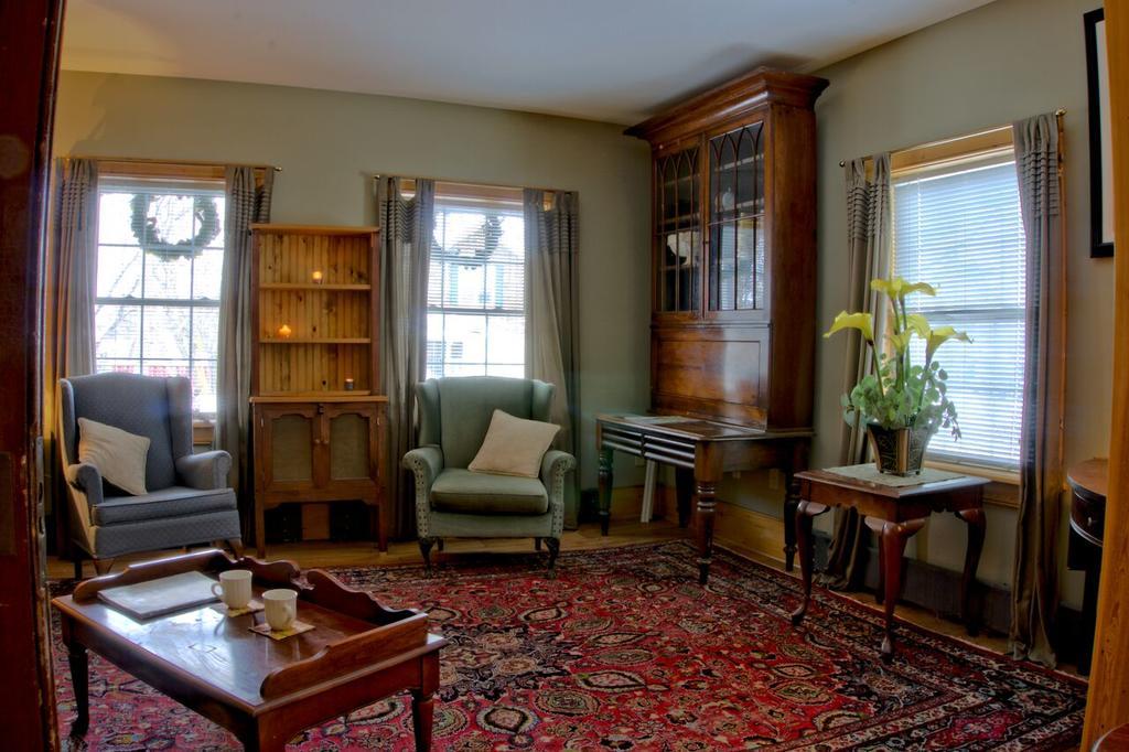 Emilyville Inn Campbellford Buitenkant foto